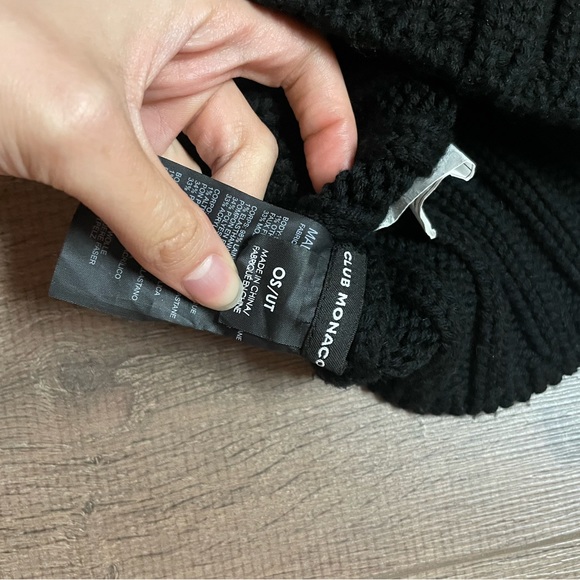 Club Monaco Toque - Picture 4 of 4